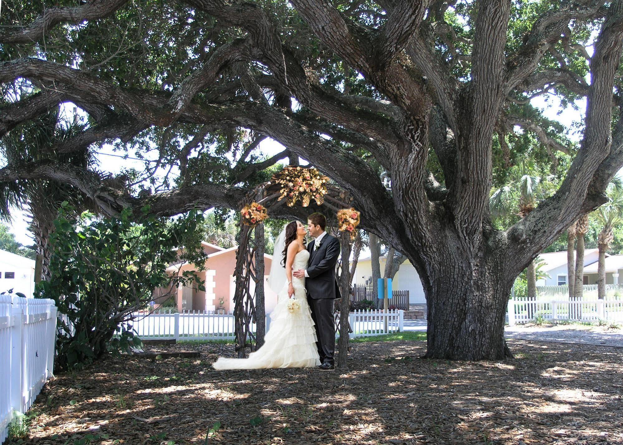 Inn On The Avenue New Smyrna Beach Bagian luar foto